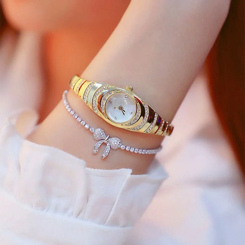 💎Neuer Stil - Armbanduhr mit Strasssteinen für Damen⌚