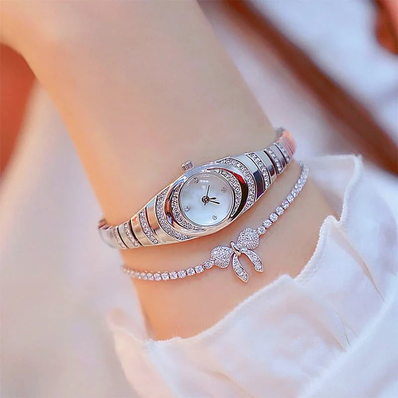 💎Neuer Stil - Armbanduhr mit Strasssteinen für Damen⌚