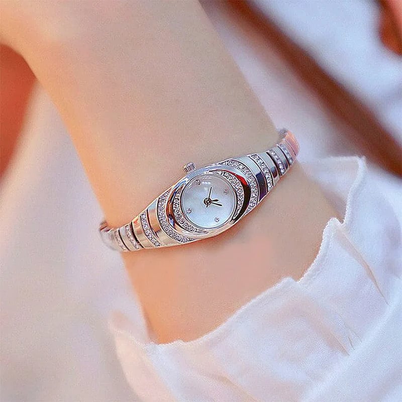 💎Neuer Stil - Armbanduhr mit Strasssteinen für Damen⌚